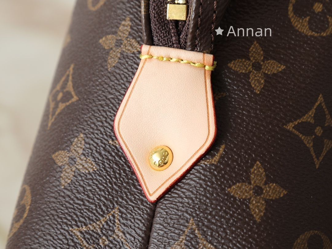 【美品】LOUIS VUITTON ヴィトン　モノグラム　ポーチ　化粧ポーチ LOUIS VUITTON - 新品 ルイヴィトン Louis Vuitton ポーチ ポシェット