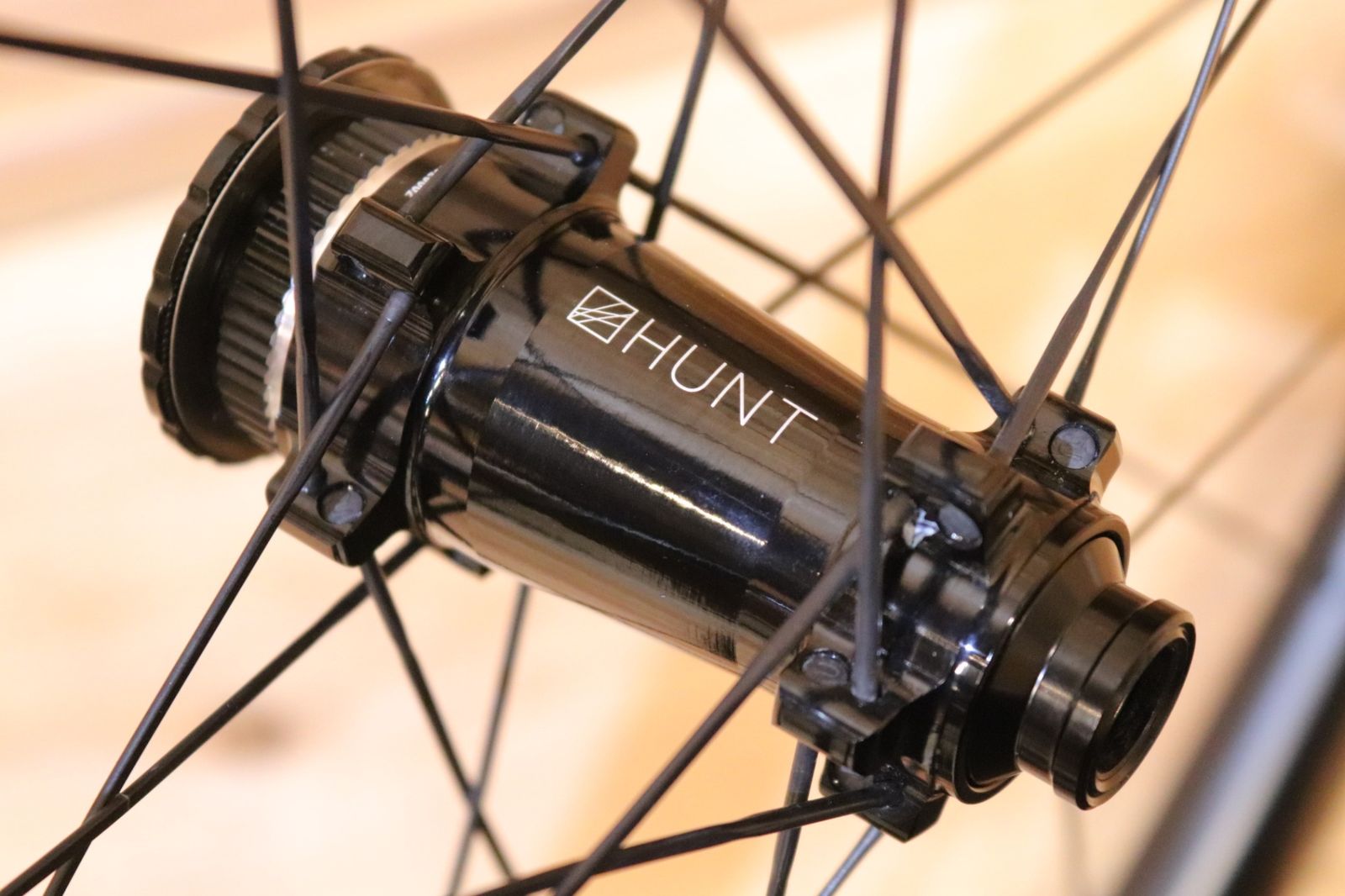 ハント HUNT 44 AERODYNAMICIST CARBON DISC カンパ 11S/12S 20C 