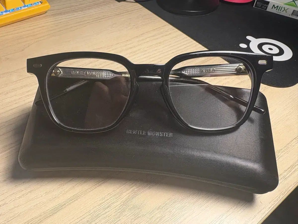 GENTLE MONSTER/ジェントルモンスター Kubo Kubo 01 | Gentle Monster JP 公式オンラインストア