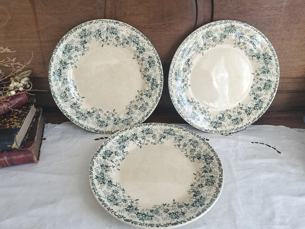 フランスアンティーク choisy le roi 白皿 二枚セット フランス アンティーク 絵つき皿 Choisy Le Roi 装飾 皿 3枚セット