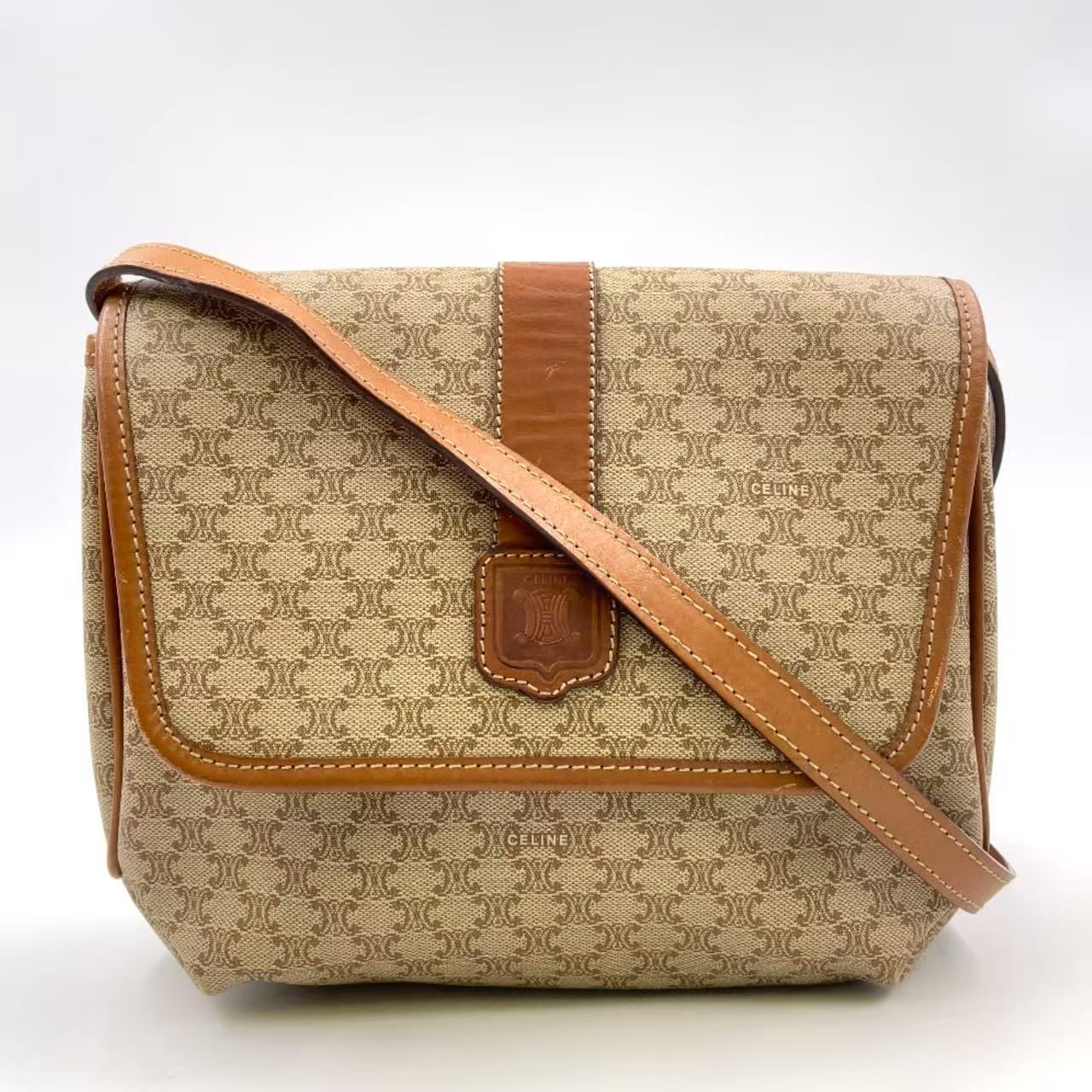 CELINE ショルダーバッグ マカダム 定番 レザー シンプル ゴールド 馬具 セリーヌ ショルダーバッグ マカダム 金具