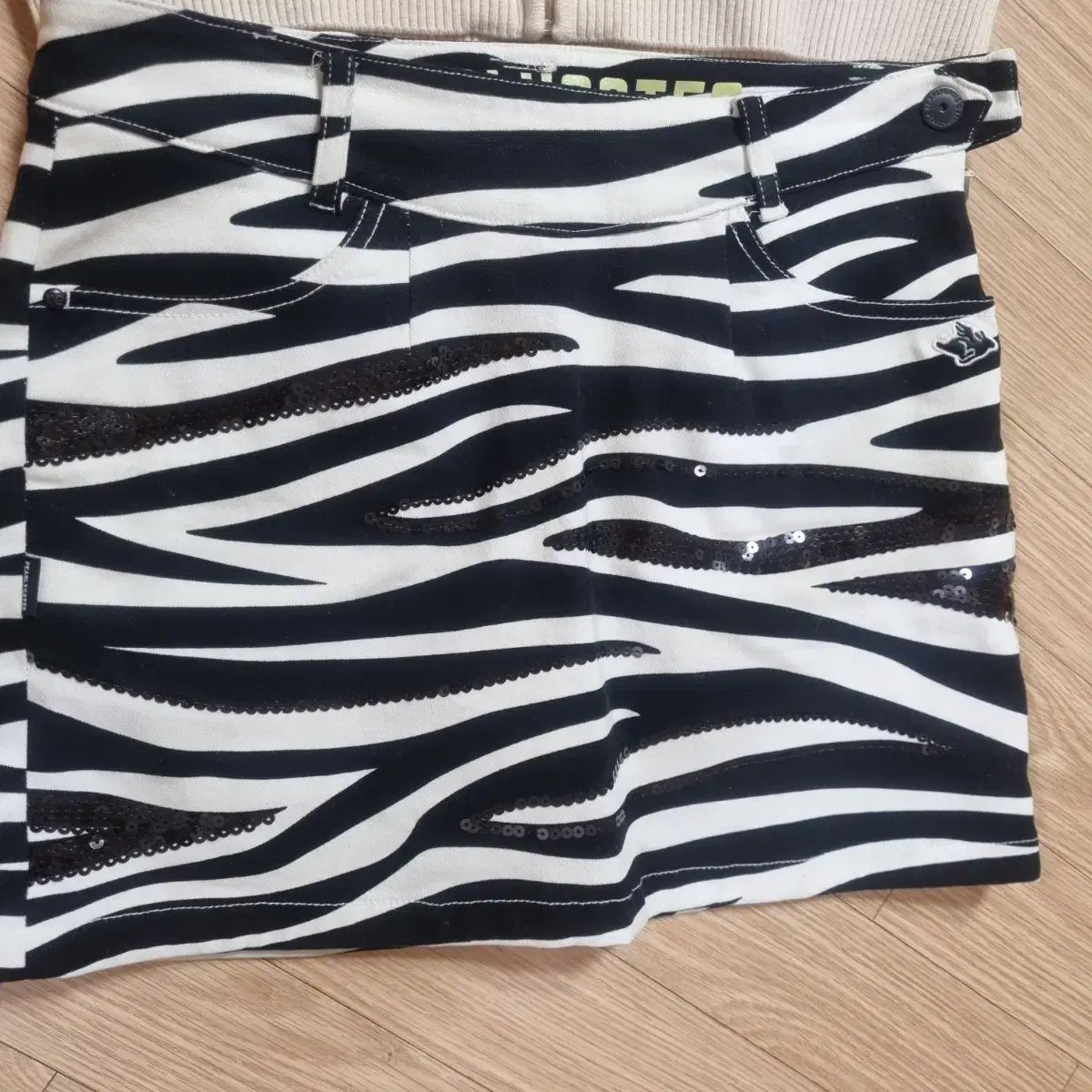 パーリーゲイツ ゼブラ WHO 防風+ スカート (冬 넘이뻐요) - メルカリ