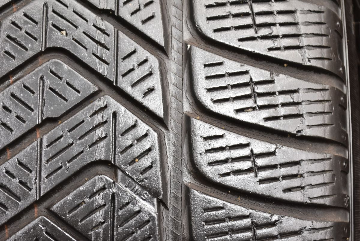 ピレリ スコーピオン