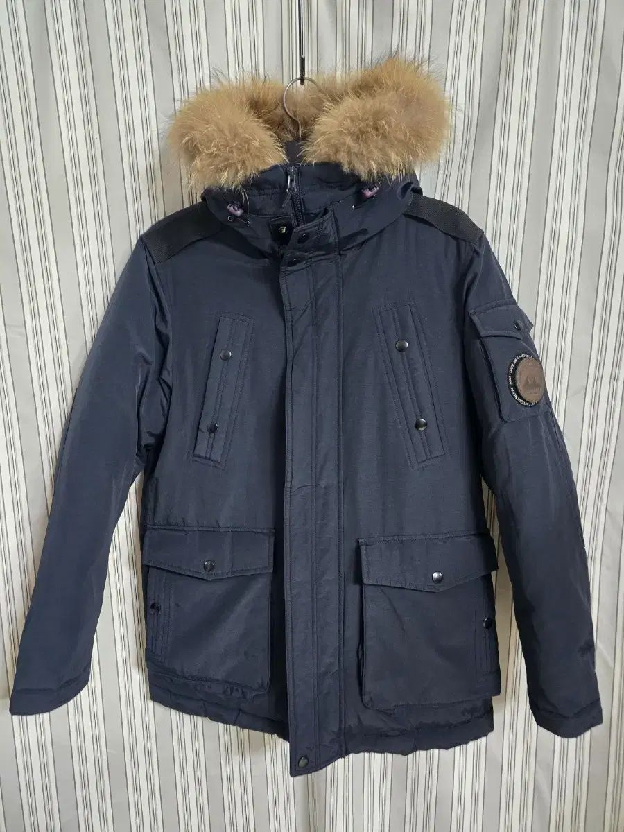 (95) アマダラムエクスペディション ダウンジャケット