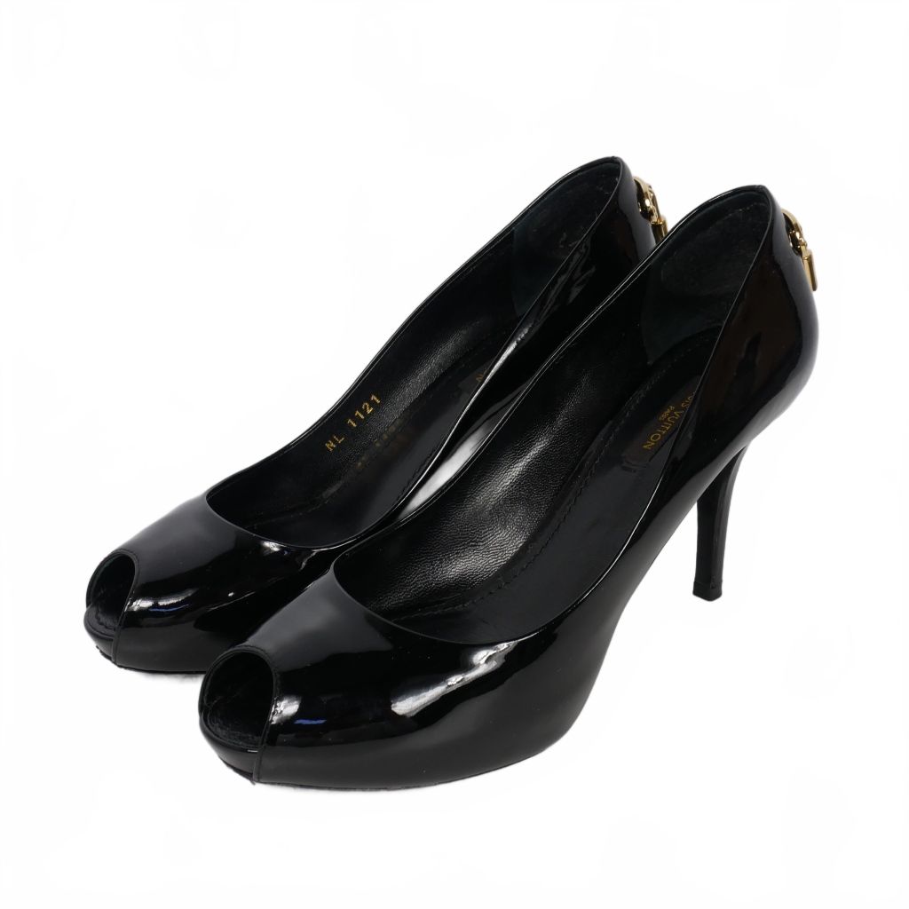 極美品ルイヴィトン カデナパンプス エナメル付属品完備 LOUISVUITTON 極美品ルイヴィトン カデナパンプス エナメル付属品完備 LOUISVUITTON