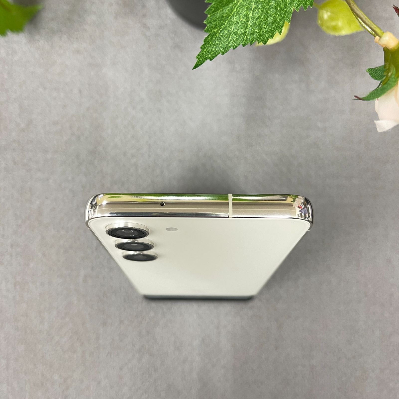 新品同様 Galaxy S23 SCG19 256GB クリーム 国内版 SIMフリー 送料無料