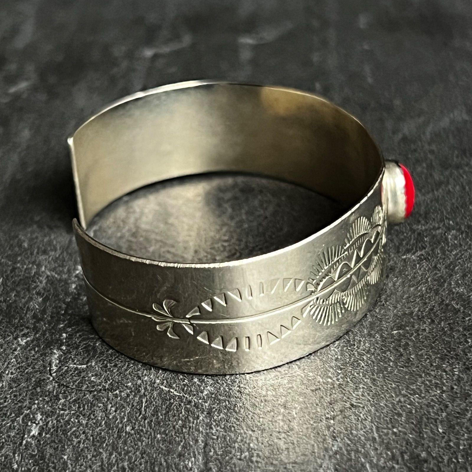 STERLING SILVER925 シルバー925 コーラル装飾 カフ バングル