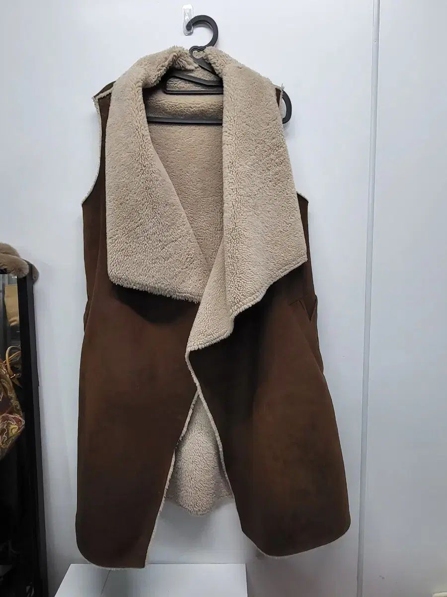 TheLoom人造ムートンロングベスト