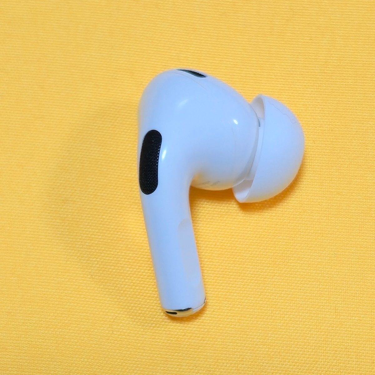 美品】AirPods pro 第二世代 右耳 USB-C MTJV3J/A - メルカリ
