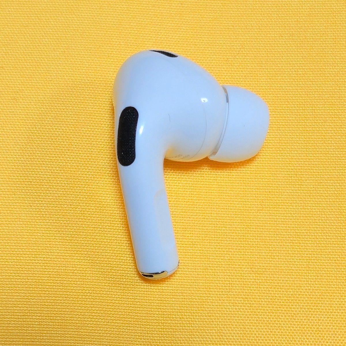 AirPods pro 第二世代 右耳 Lightning ライトニング 楽天市場】AirPods Pro 第2世代 (Lightning) 新品未使用【片耳 右耳