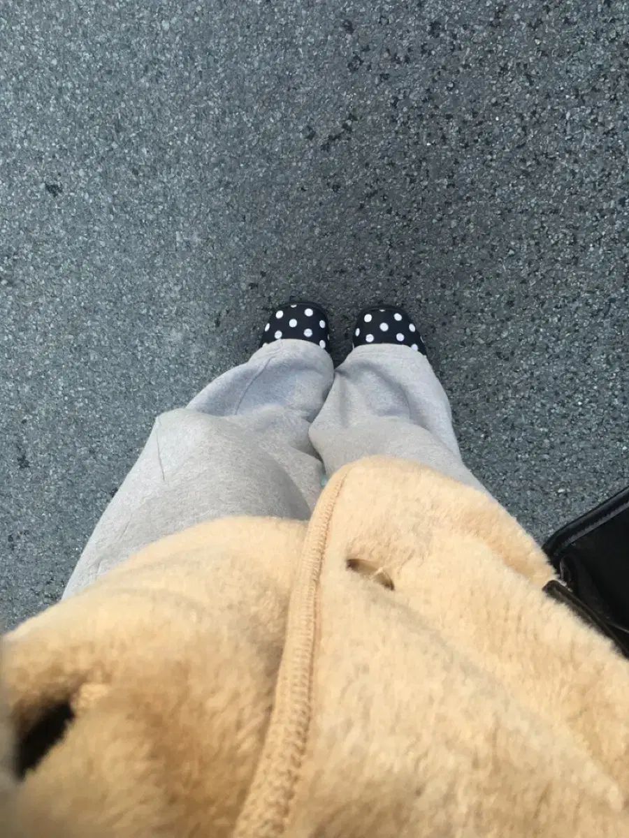 スブ ドット ダウン スリッパ