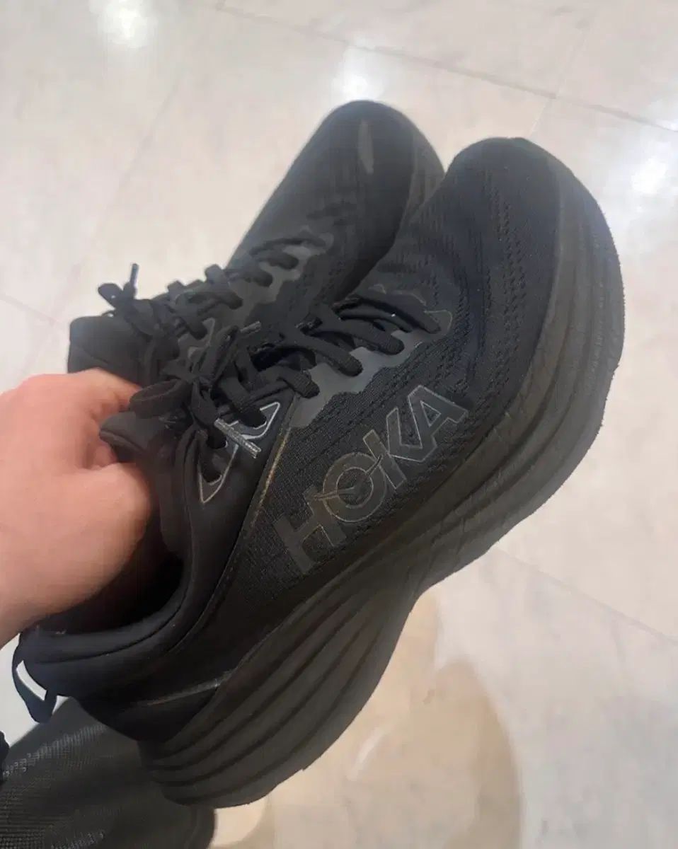 HOKA ONE ホカオネオネ ボンダイ8 ブラック ランニングシューズ 285