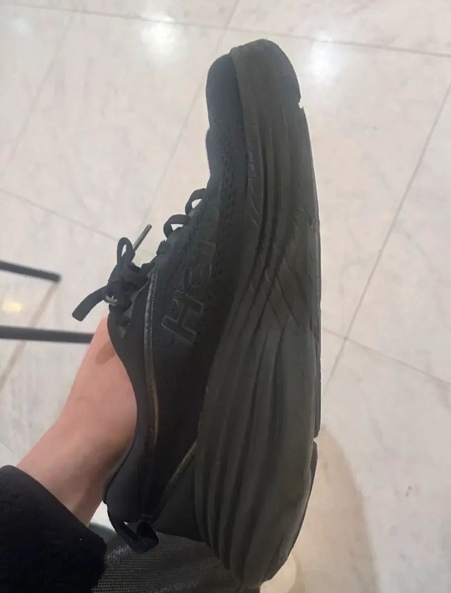  HOKA ONE ホカオネオネ ボンダイ8 ブラック ランニングシューズ 285 登山靴 トレッキングシューズ アウトドアシューズ