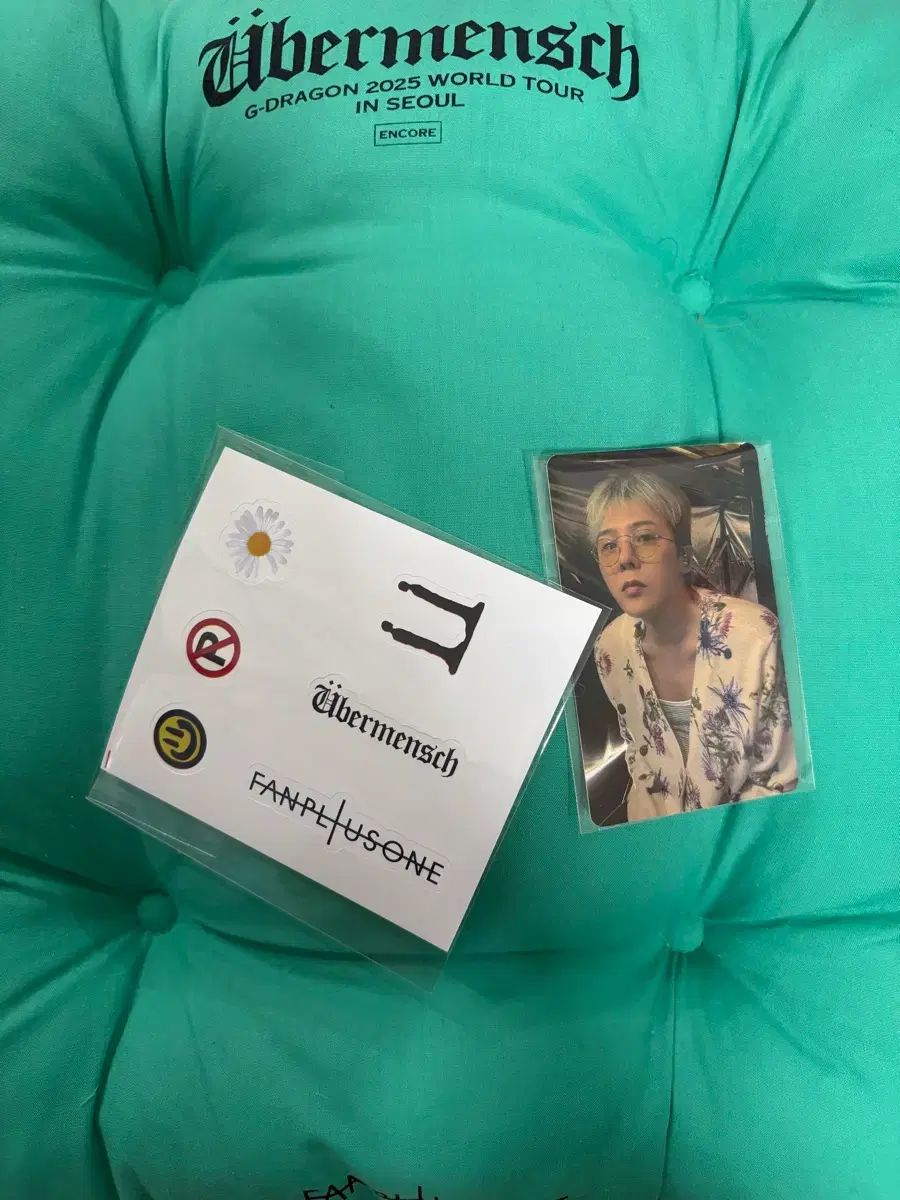 G-DRAGON（ジードラゴン） コンサート 2日目 トレカ+ギターピック+