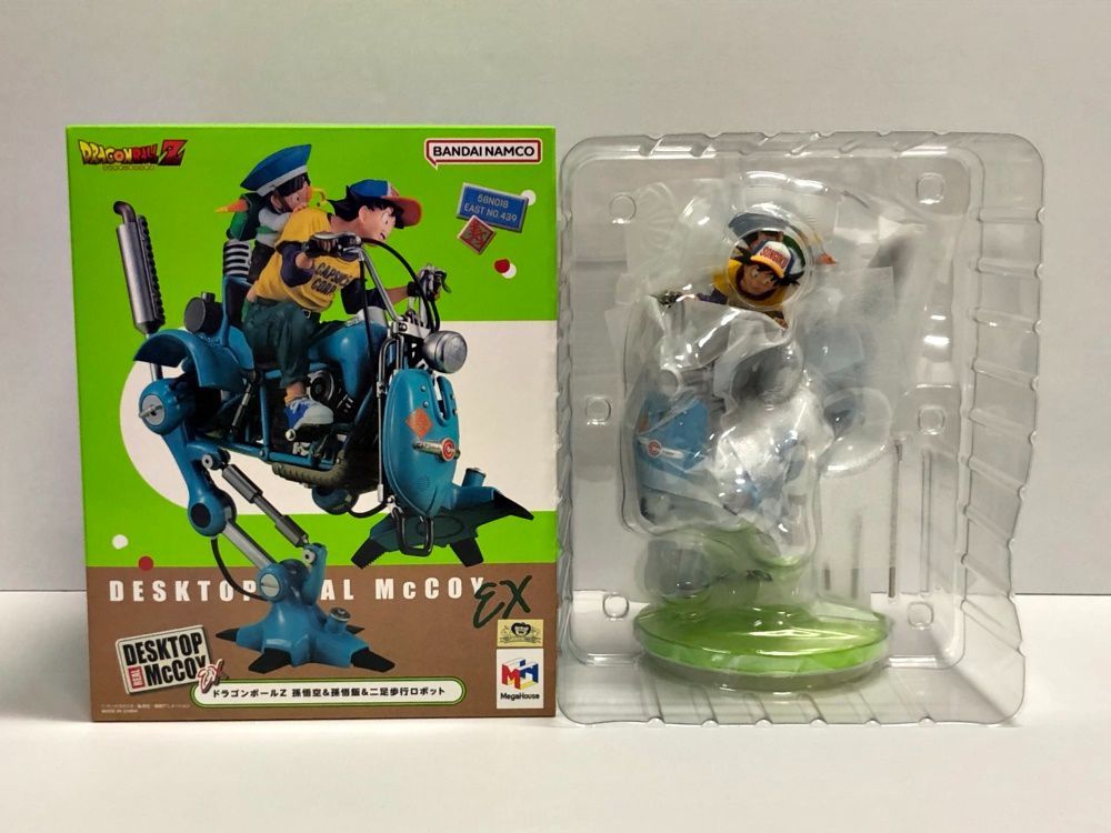 28.【内未開封】孫悟空＆悟飯＆二足歩行ロボット DESKTOP REAL McCOY
