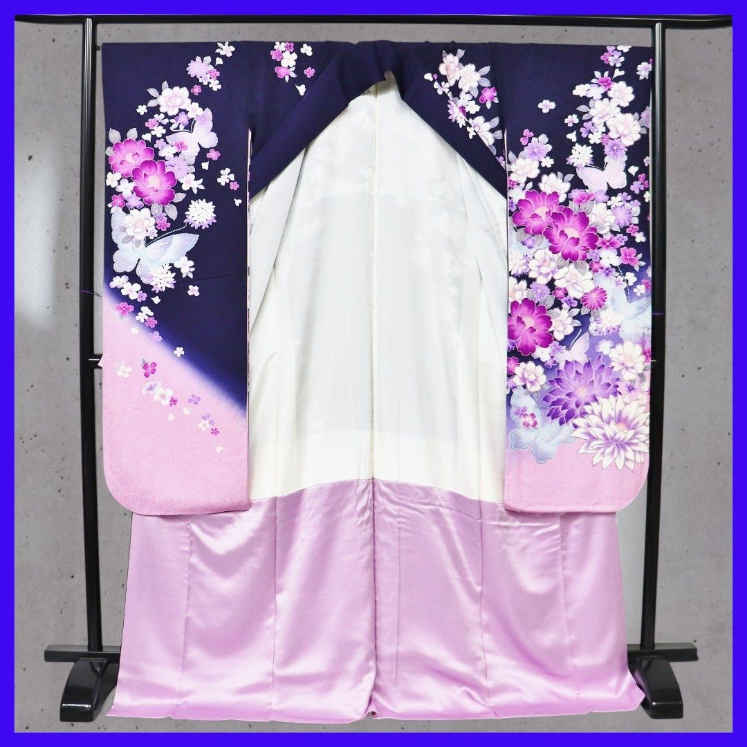 花咲乱れ蝶が舞う暈し染め 成人式