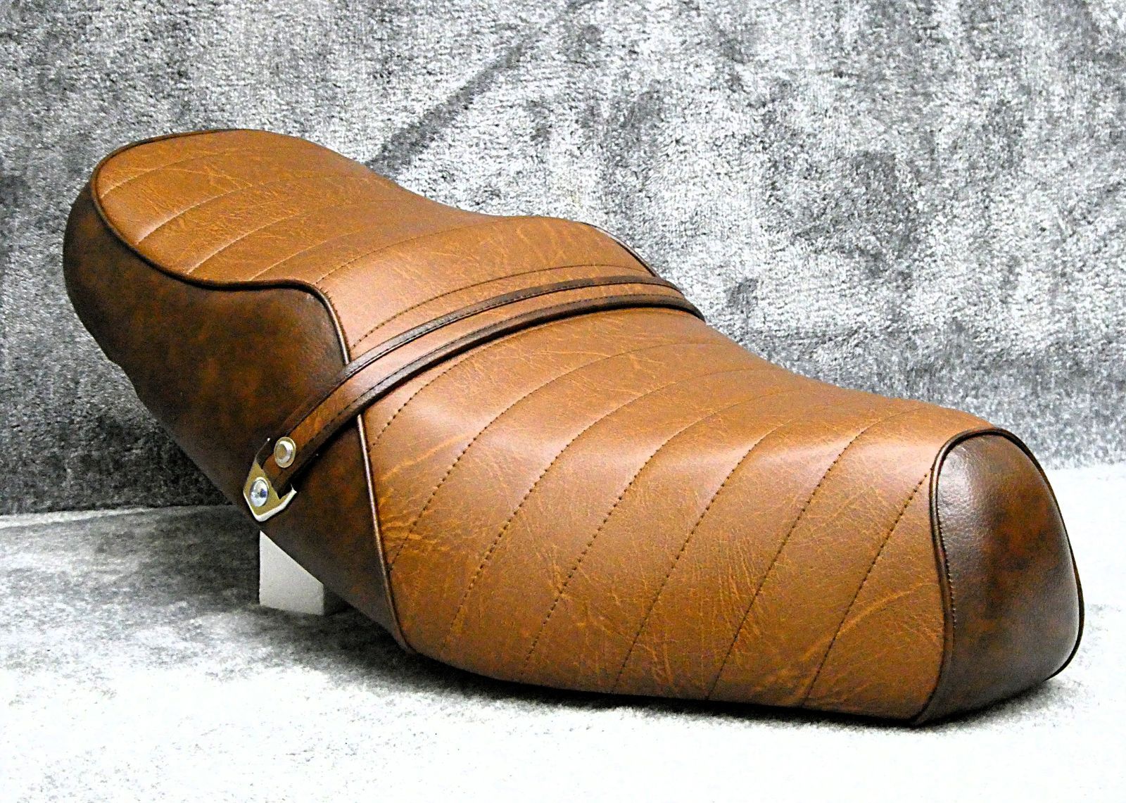 アドレスV125 茶ツートン タックロールシート/完成品BROWNブラウン