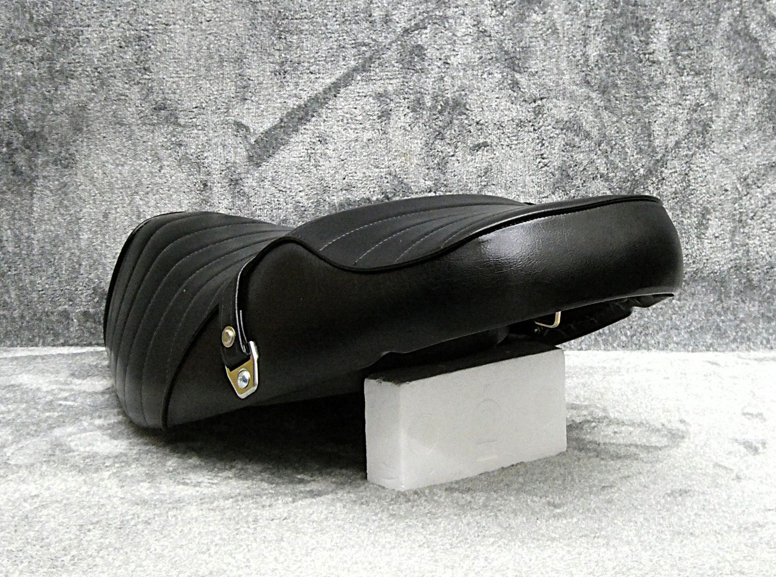 アドレスV125 黒皮 タックロールシート/完成品BLACKブラックV125G黒