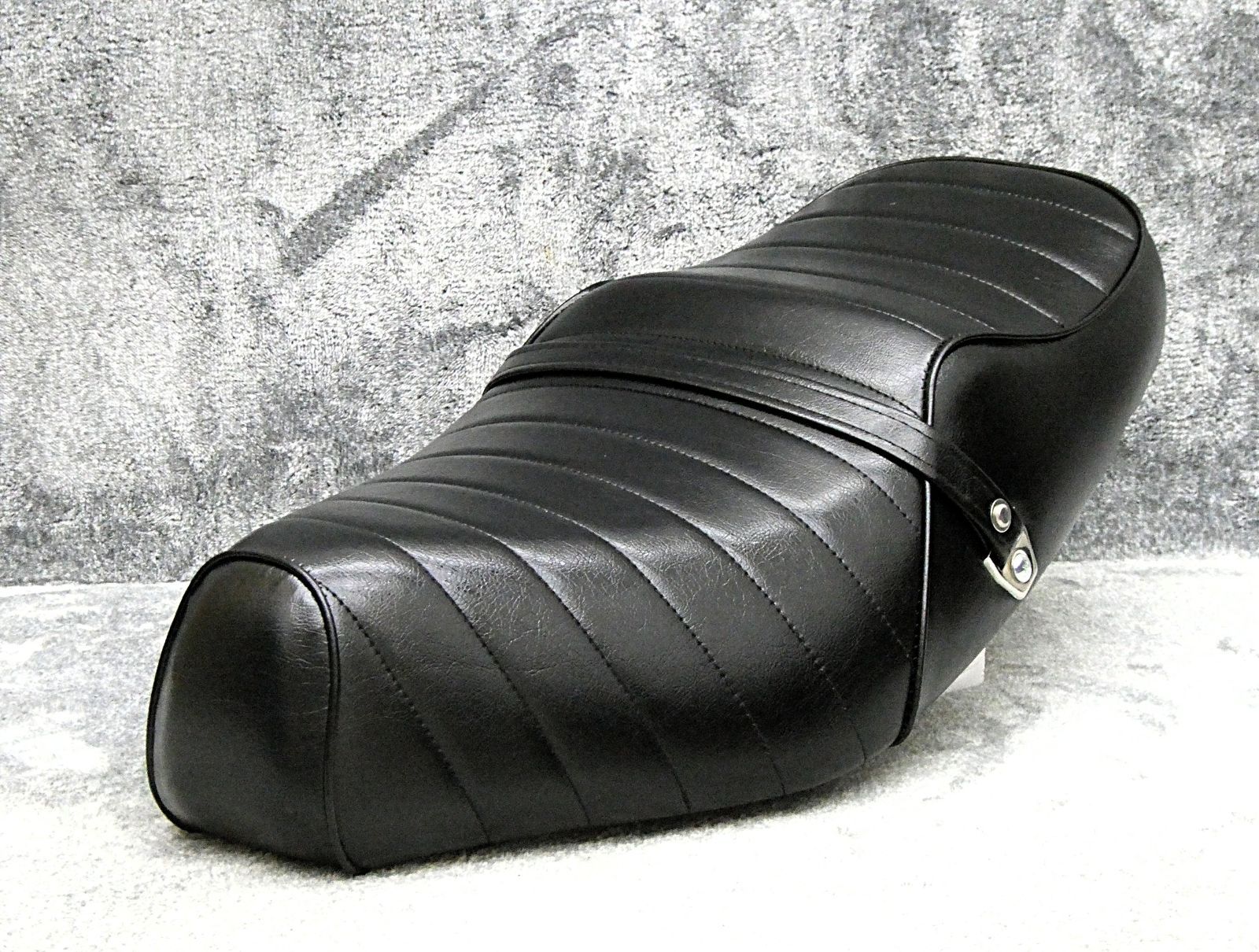 アドレスV125 黒皮 タックロールシート/完成品BLACKブラックV125G黒