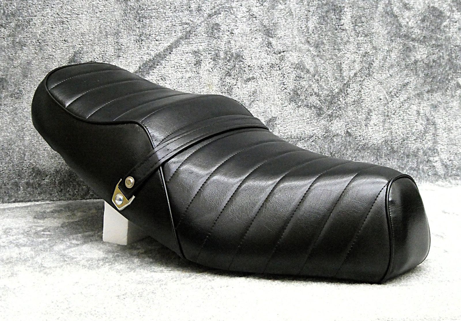 アドレスV125 黒皮 タックロールシート/完成品BLACKブラックV125G黒