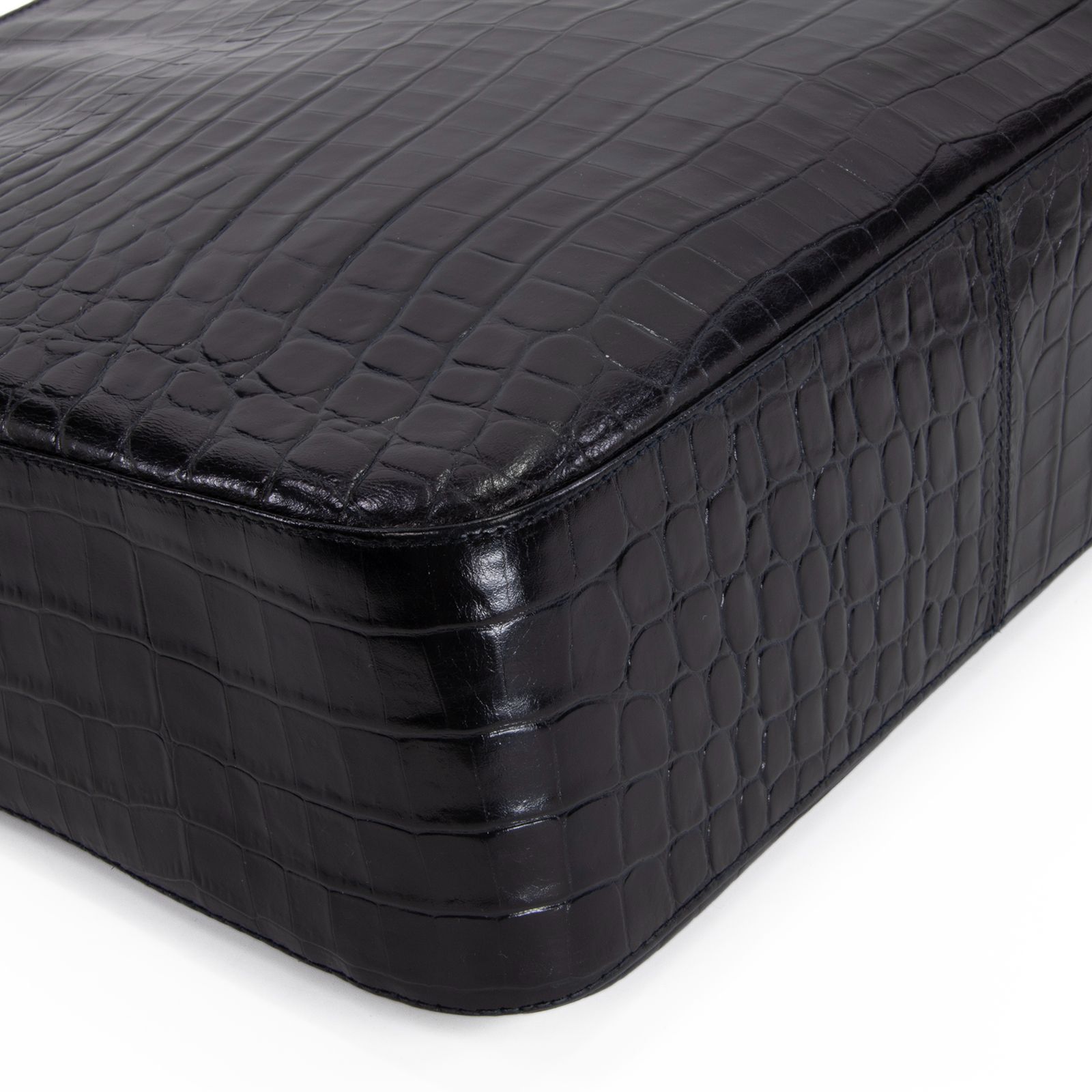 極美品 フェラガモ ガンチーニ ショルダーバッグ ロゴ 型押し レザー ブラック 本物 フェラガモ ショルダーバッグ レディース クロコダイル型押し