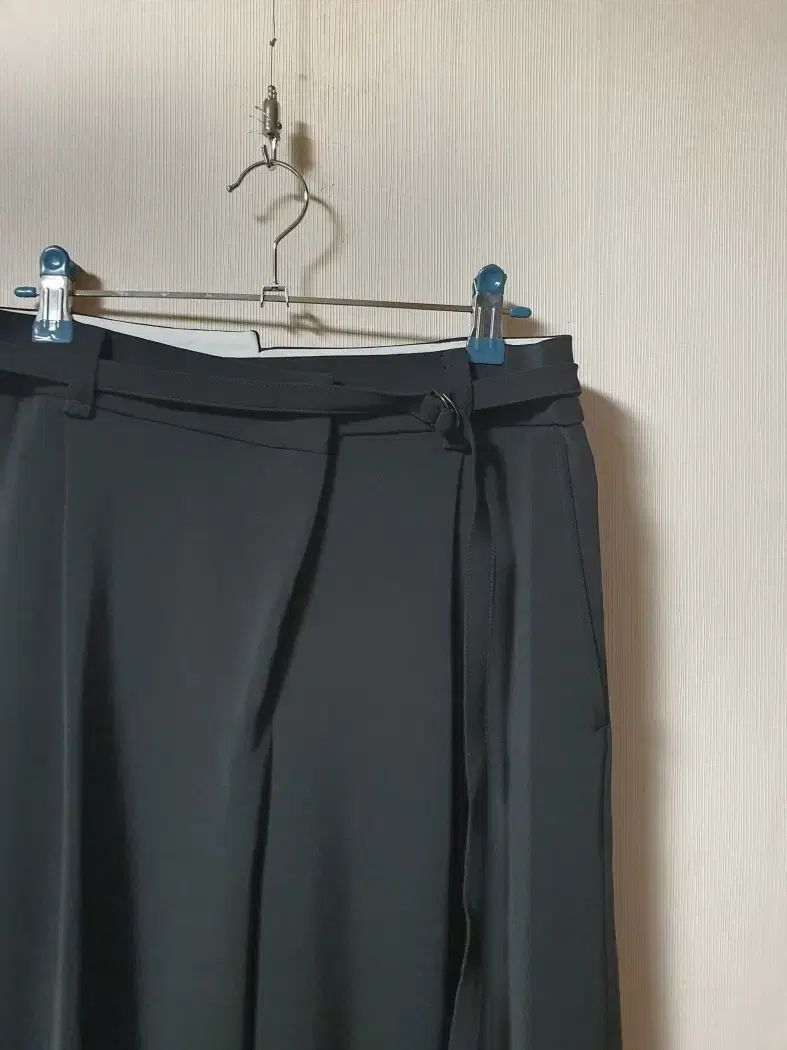 アシンメトリック ベルト付き