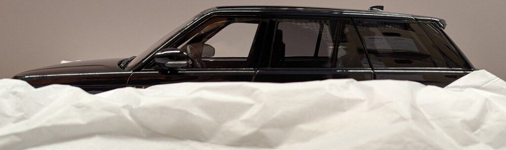 LCD MODEL 1 18 Land Rover Range SVAutobiography Dynamic ブラック