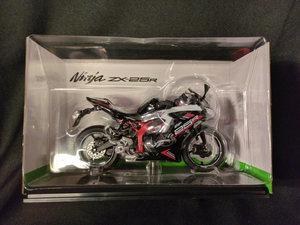アオシマ 1/12完成品バイクシリーズ KAWASAKI Ninja ZX-25R メタリック