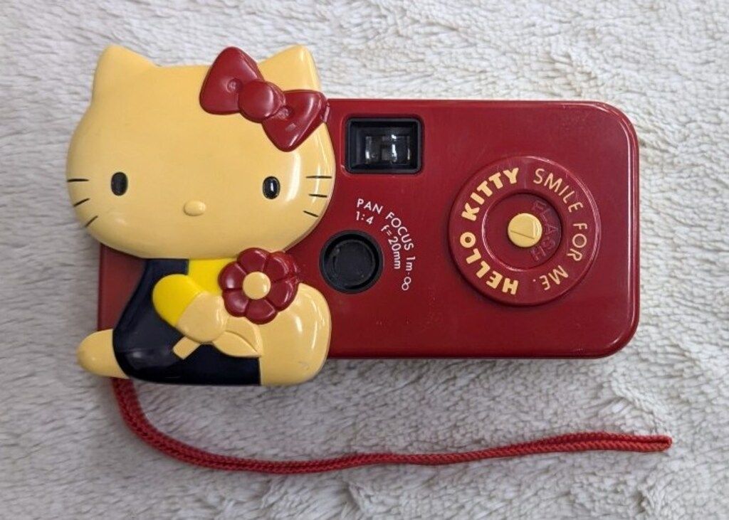 激レア！ハローキティ1976年昭和レトロ　カメラ②台セット　赤&青　富士フイルム 激レア！ハローキティ1976年昭和レトロカメラ②台セット赤&青富士フイルム