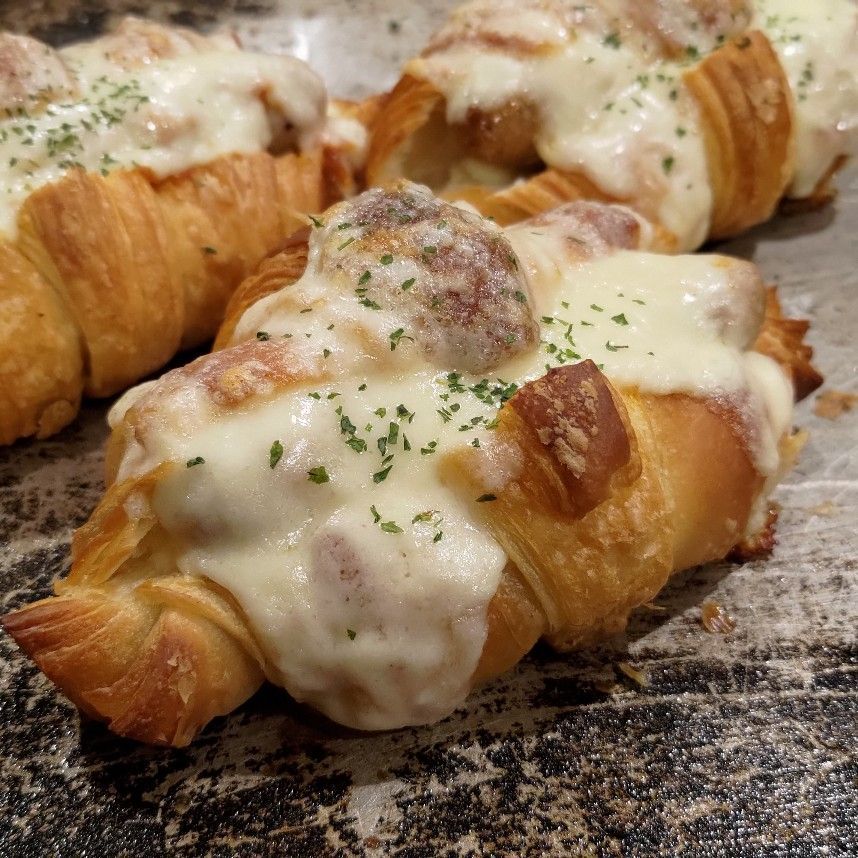 【国産小麦＆自家培養酵母100％】自家製惣菜パン多め＋クロ系多め パンセット！ 国産小麦＆自家培養酵母の惣菜パン9種 - メルカリ