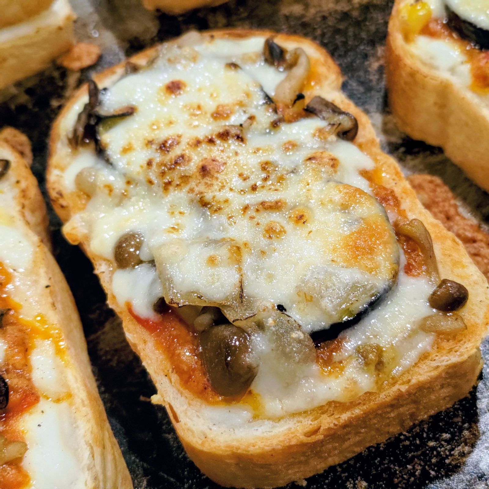 国産小麦＆自家培養酵母の惣菜パン9種 - メルカリ