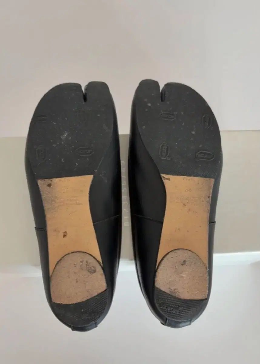 メゾン マルジェラ タビ フラットシューズ