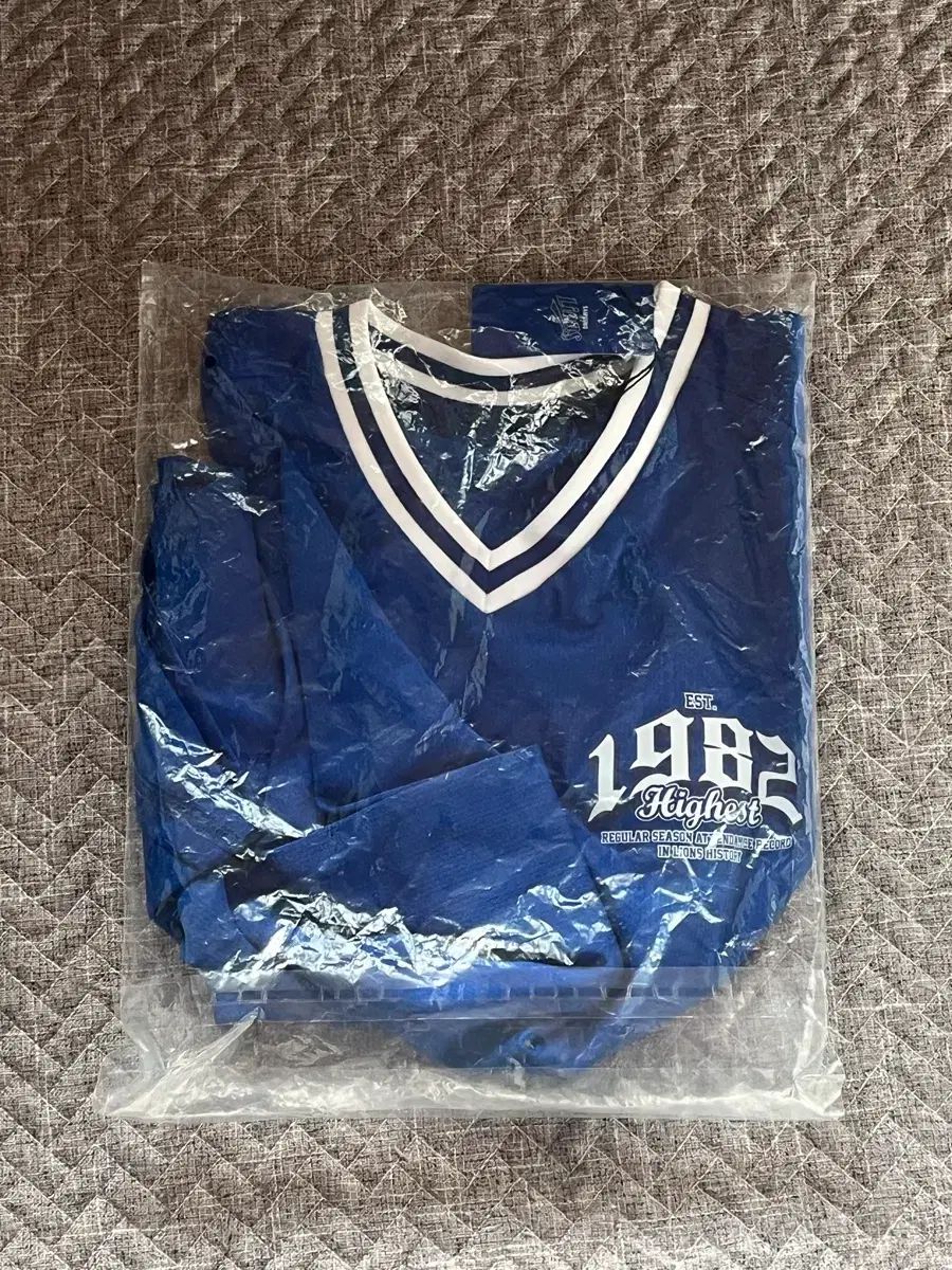  100 サムスン・ライオンズ 最多観客 記念 Tシャツ 未開封 その他