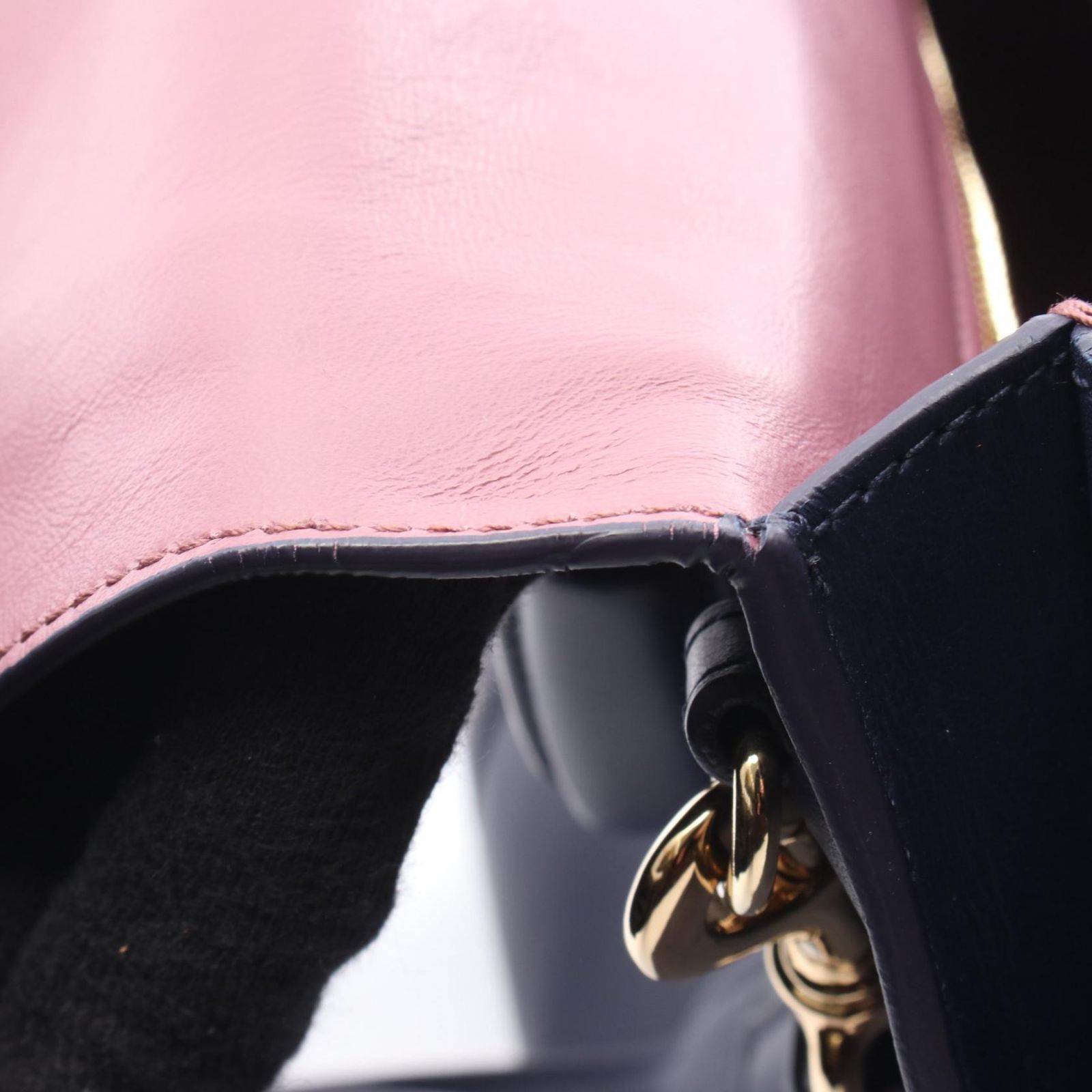 美品●フェラガモ　ハンドバッグ　ソフィア　ガンチーニ　裏地総柄　レザー　ネイビー サルヴァトーレフェラガモ Salvatore Ferragamo ハンドバッグ ソフィア