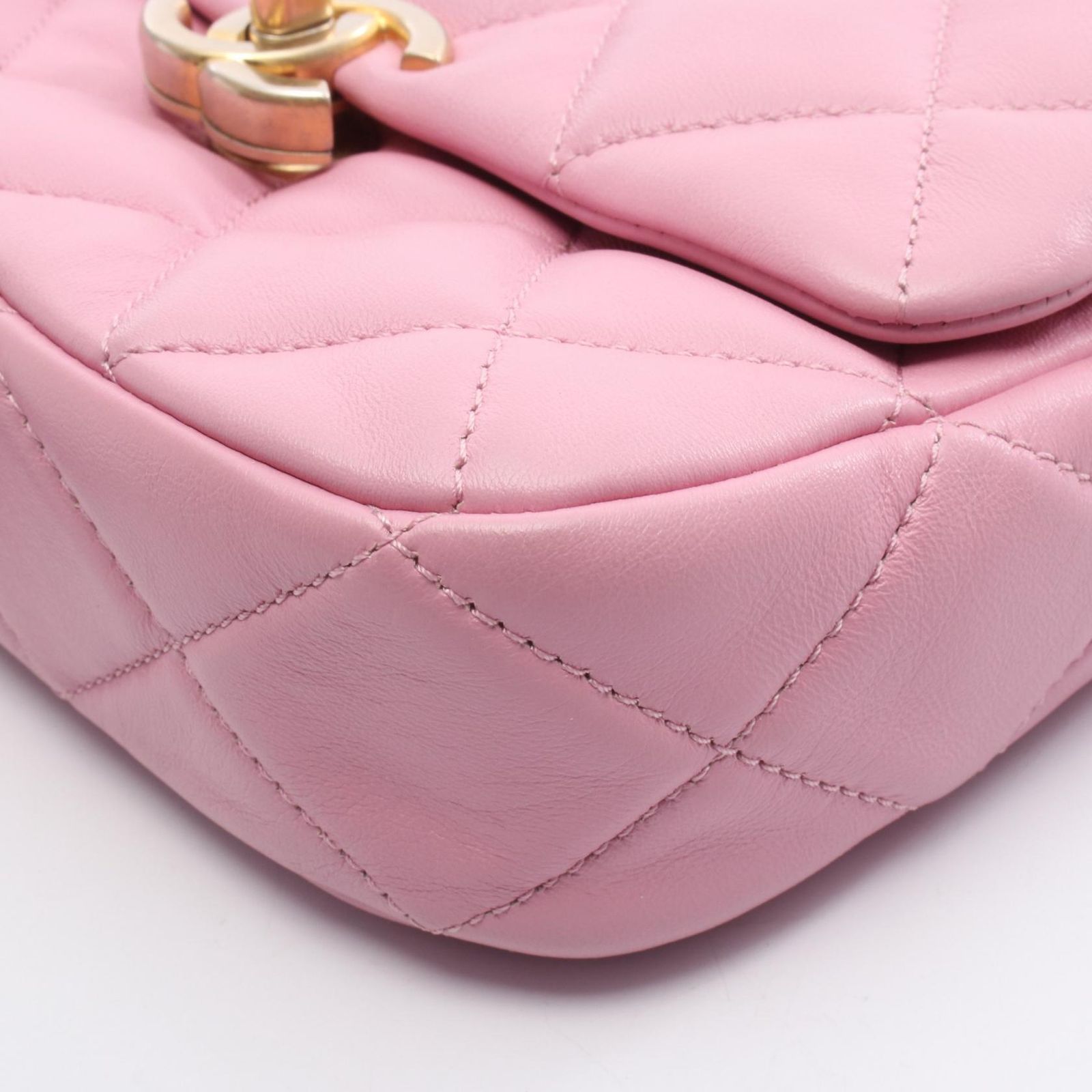 シャネル CHANEL ショルダーバッグ ミニマトラッセ ピンク レザー