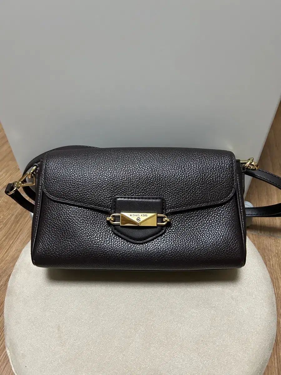 マイケルコース フリュール クロスバック ダークブラウン