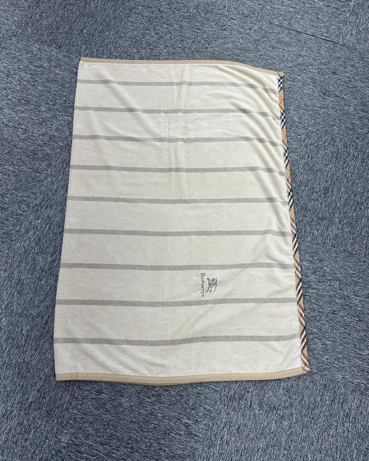 ブランケット M