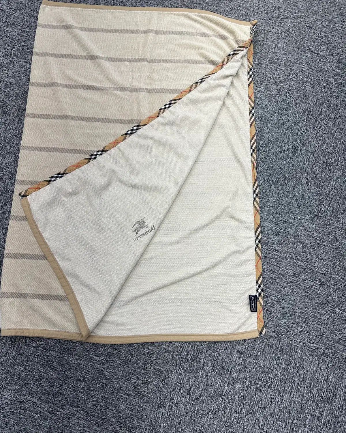 ブランケット M