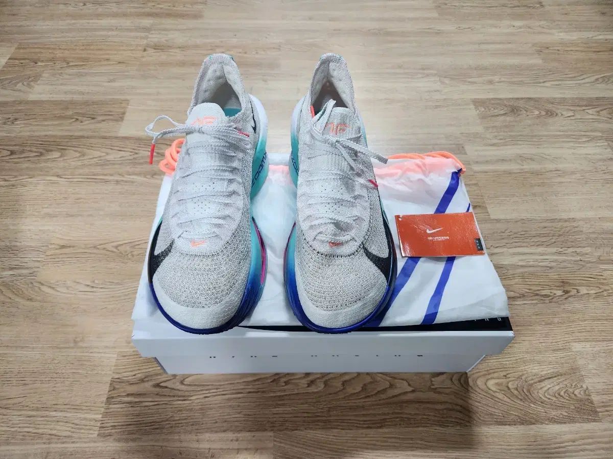 260 NIKE アルファフライ 3