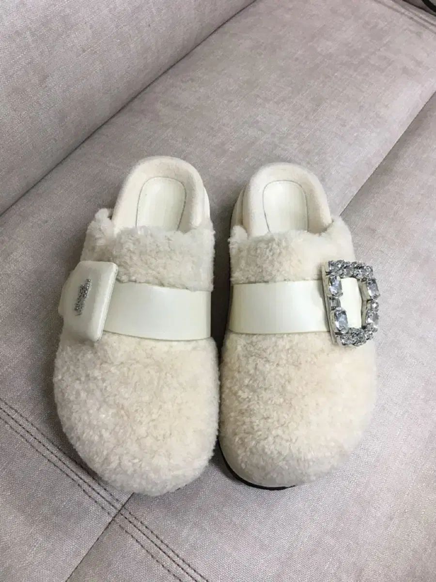 FW 22年 BONNIE アイビー シープスキン ミュール 245