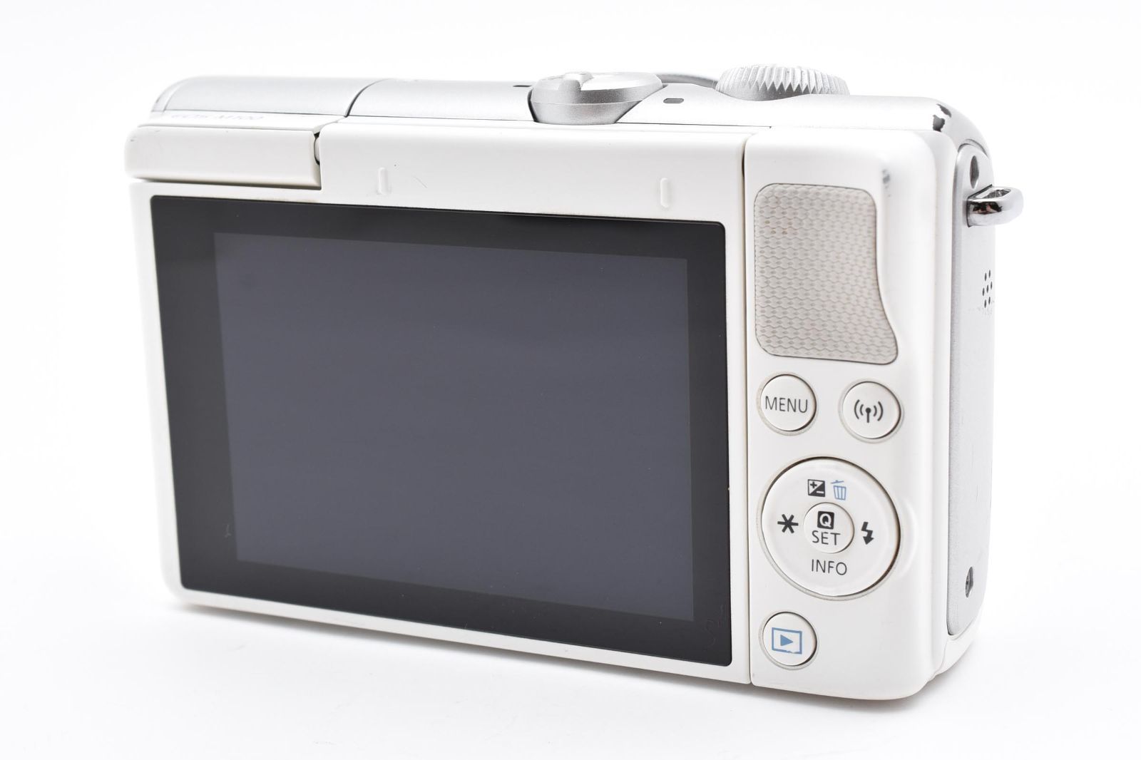 ❤️人気ホワイト❤️Wi-Fi &自撮り❤️Canon EOS M100 ♡WiFi＆自撮り＆大人気♡Canon EOS M100 レンズキットホワイト ☆WiFi＆自