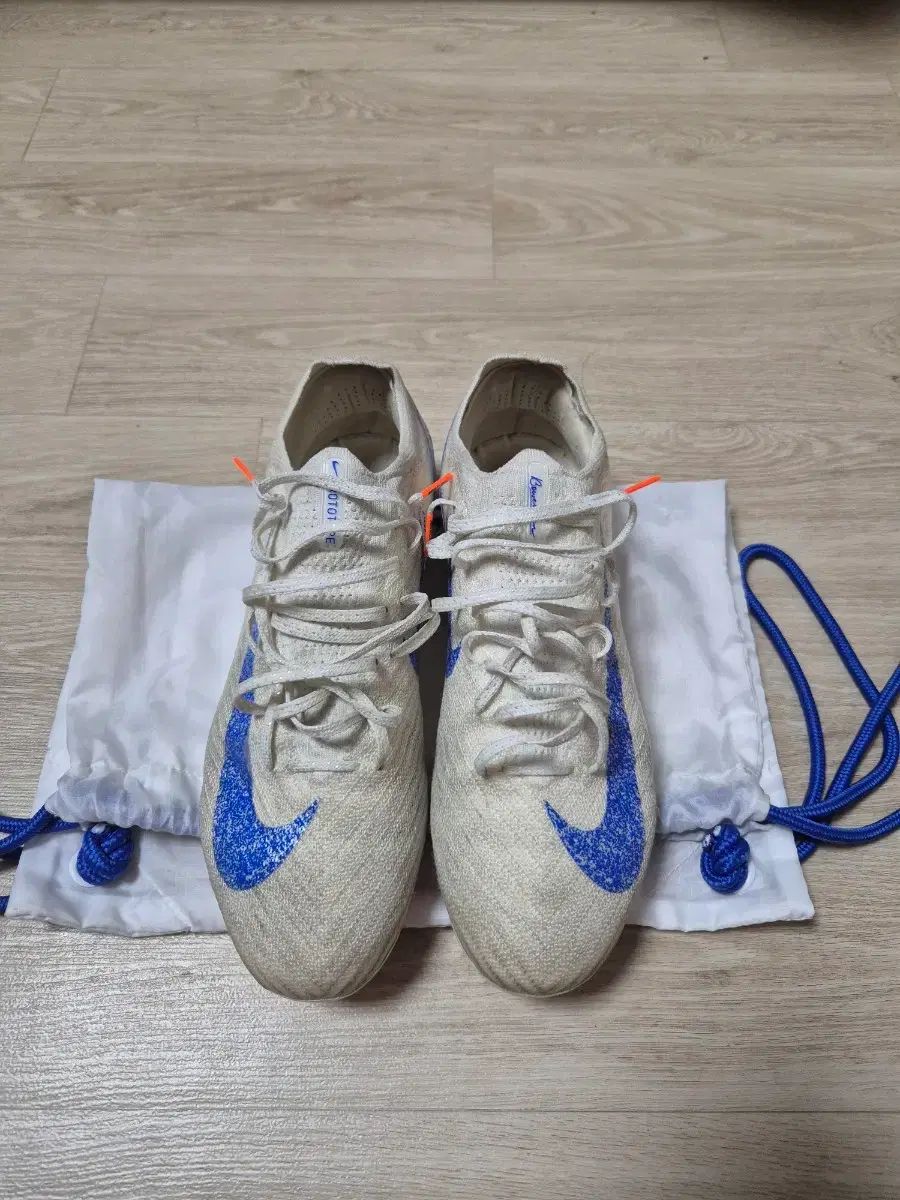 ナイキ サッカーシューズ