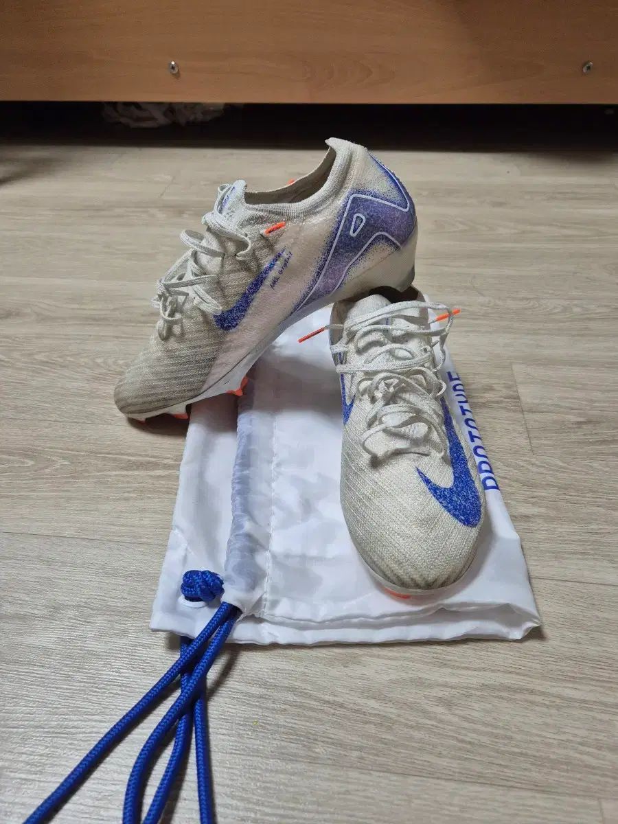 ナイキ サッカーシューズ マーキュリアル MZパック 白 ブルー