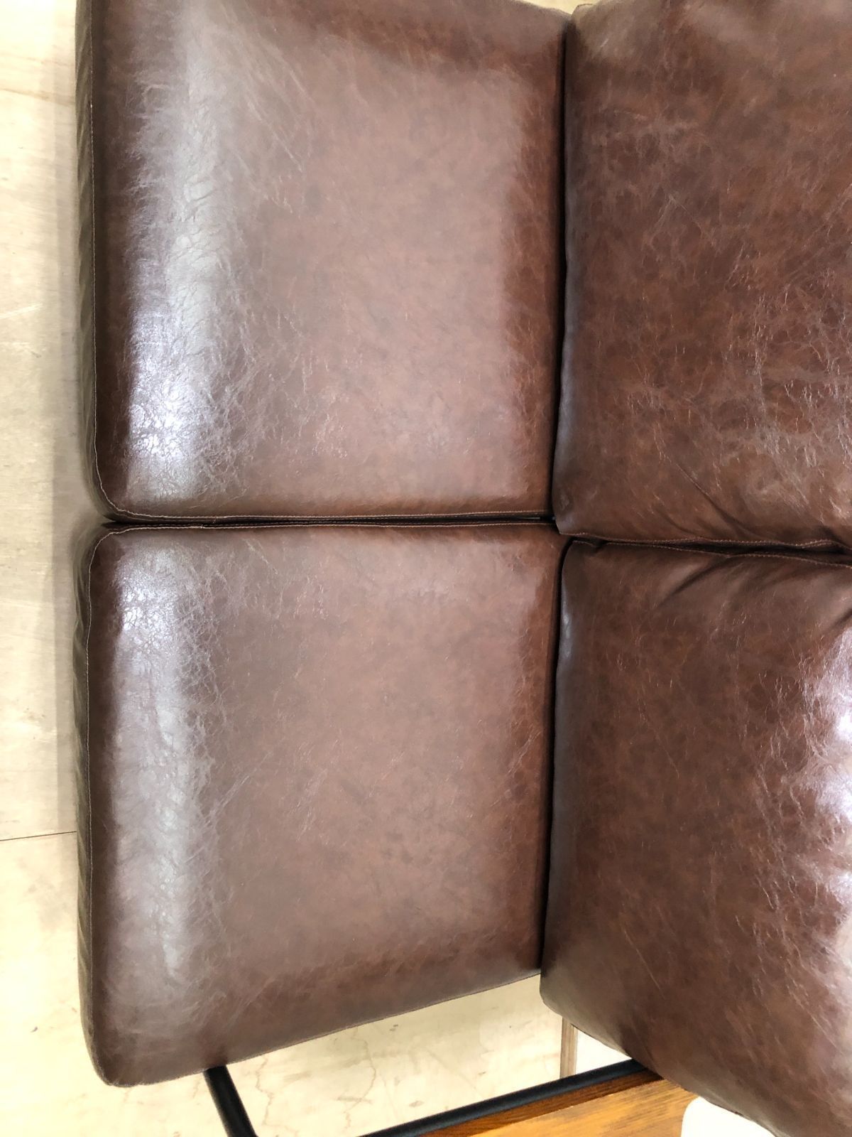 ソフトレザー 鉄脚 2人掛け ソファ 肘付き 75050-1-010 - メルカリ ソフトレザー 鉄脚 2人掛け ソファ 肘付き 75050-1-010 - メルカリ