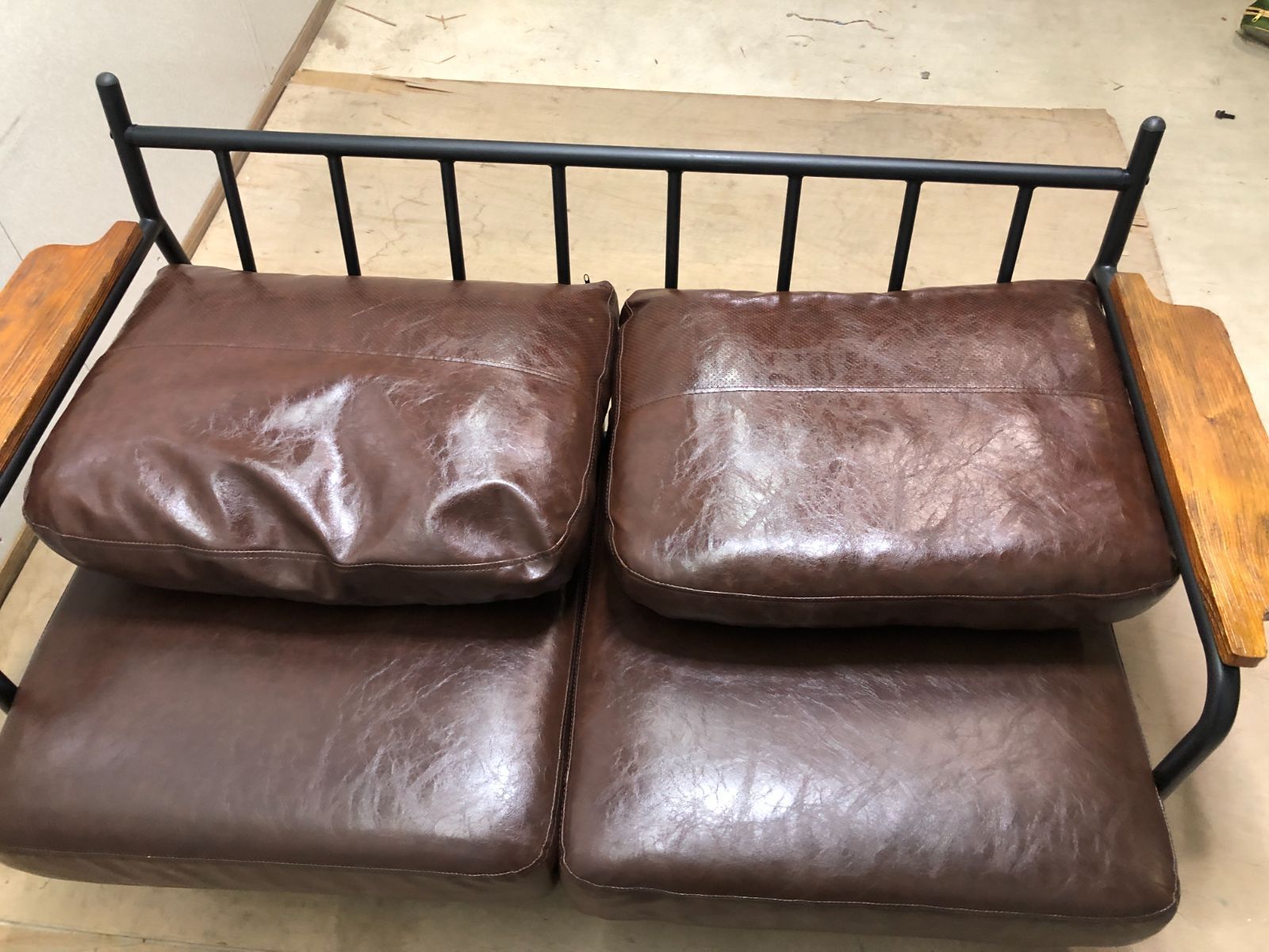 ソフトレザー　鉄脚　2人掛け　ソファ　肘付き　75050-1-010 ソフトレザー 鉄脚 2人掛け ソファ 肘付き 75050-1-010 - メルカリ