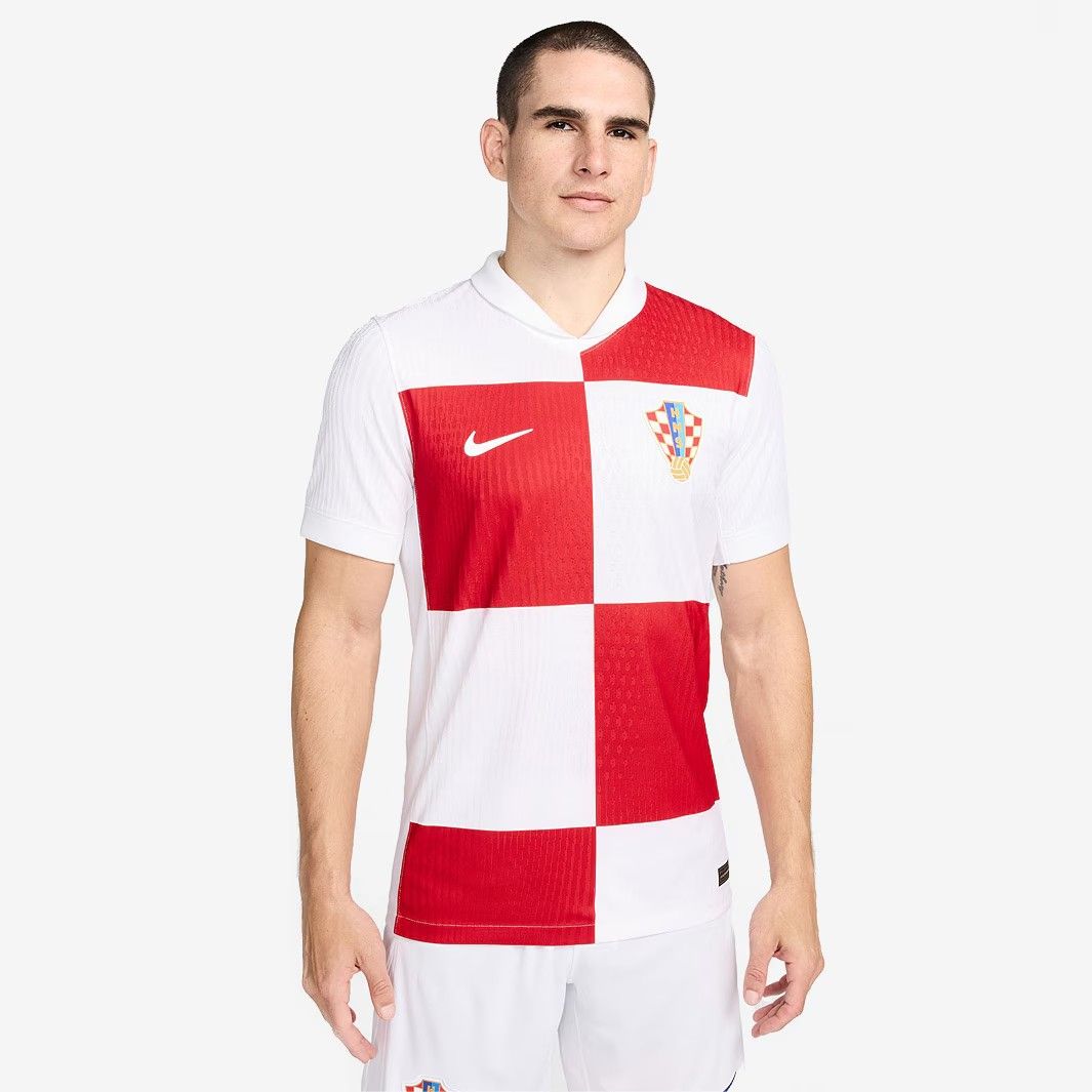送料無料・匿名配送】Nike クロアチア代表 2024 オーセンティック