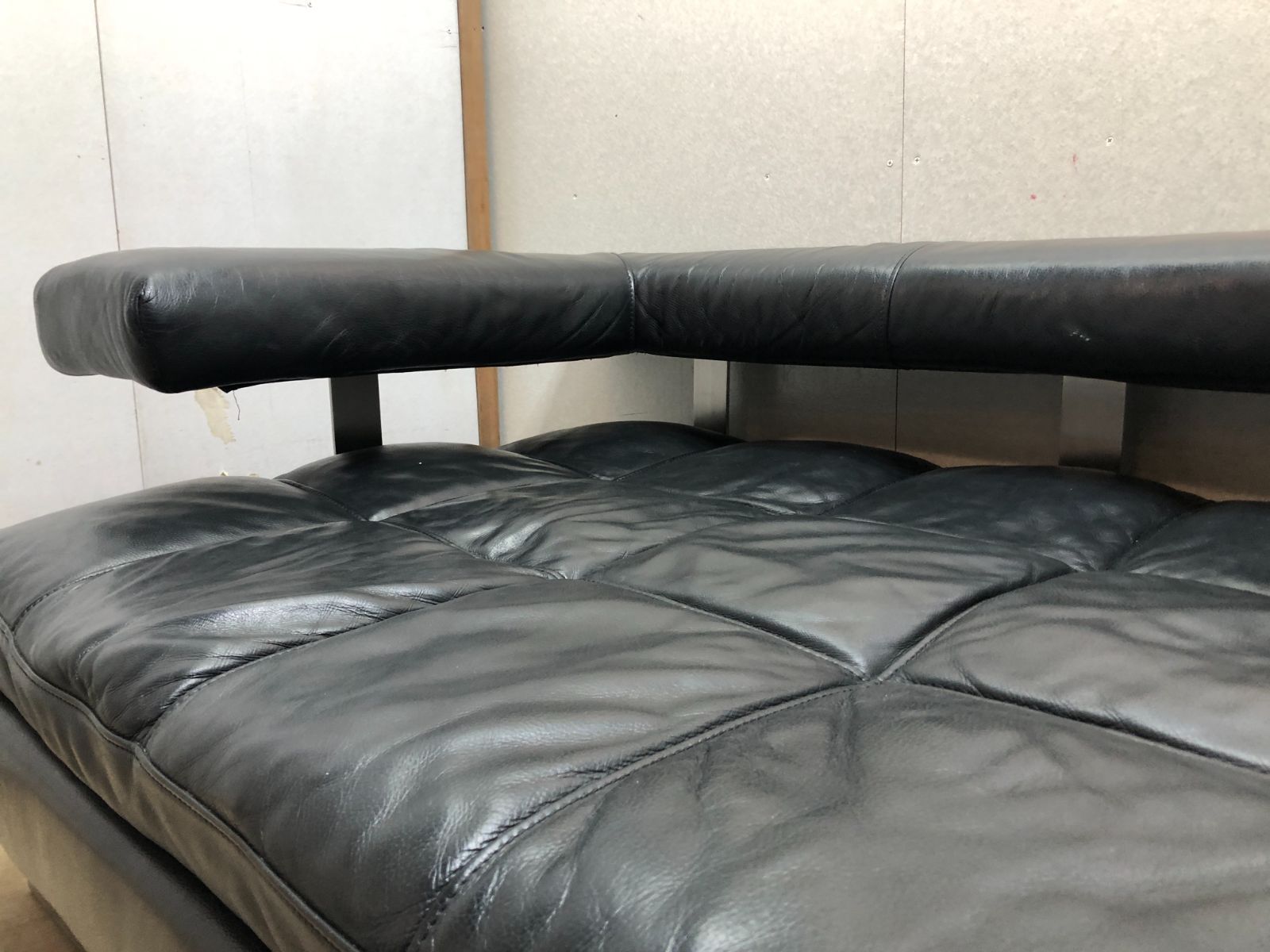 ラグジュアリーソファ 金属フレーム