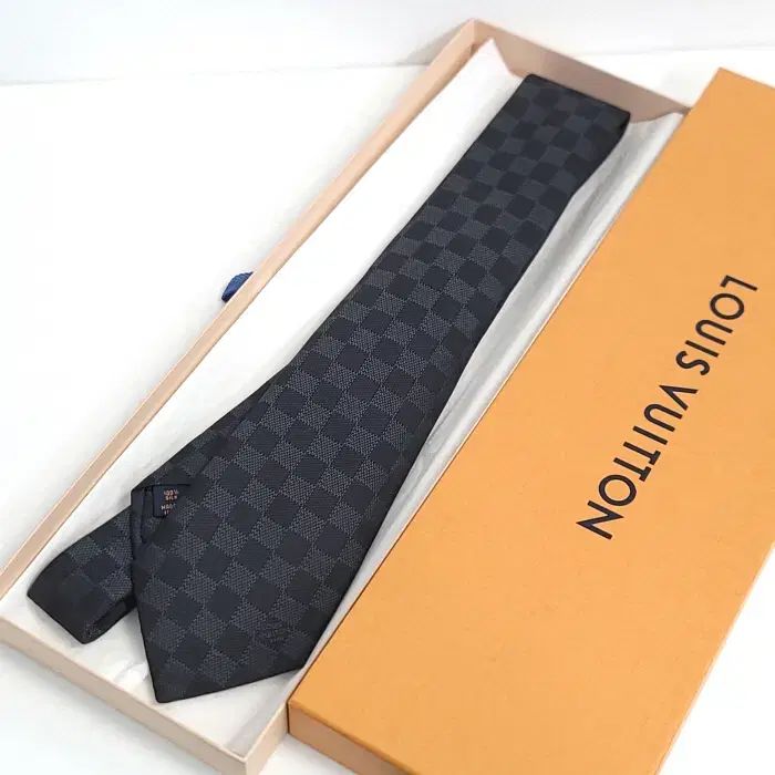 ルイヴィトン ダミエ グラファイト Classic タイ
