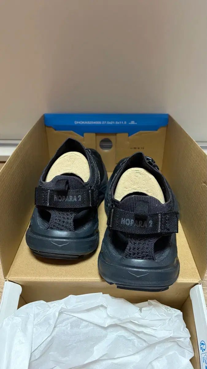 ONE ホカオネオネ