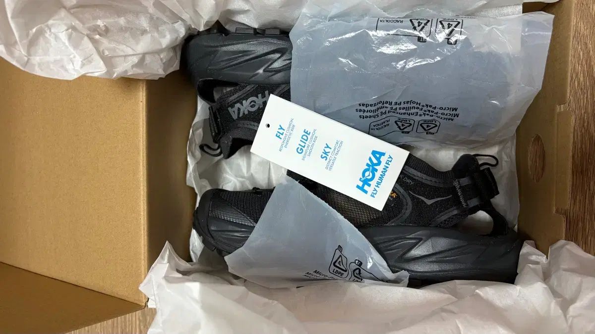 ONE ホカオネオネ